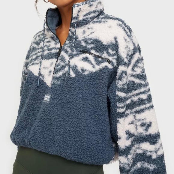 Reebok Sweaters - Women’s Reebok Cropped Ski Sherpa